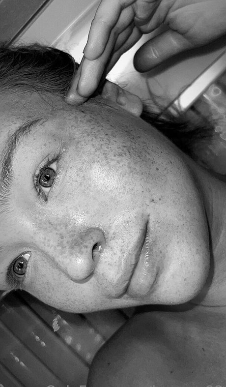 leorose02 model exclusive galleries