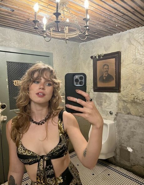 Cera Gibson beautiful star pics