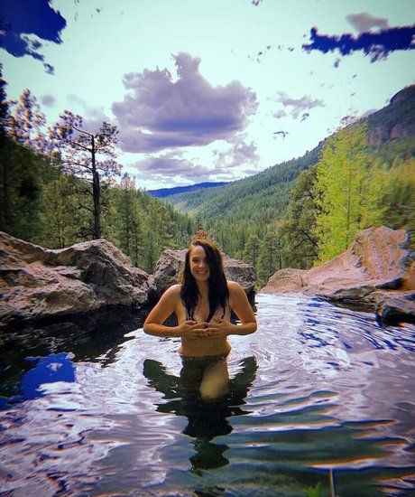 Stevie Lynn Jones sex model gallery