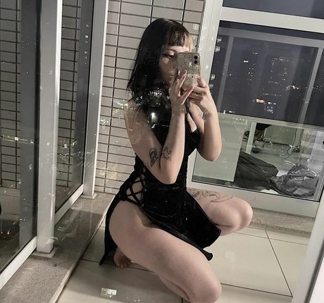 scaringthehoez model sexy image