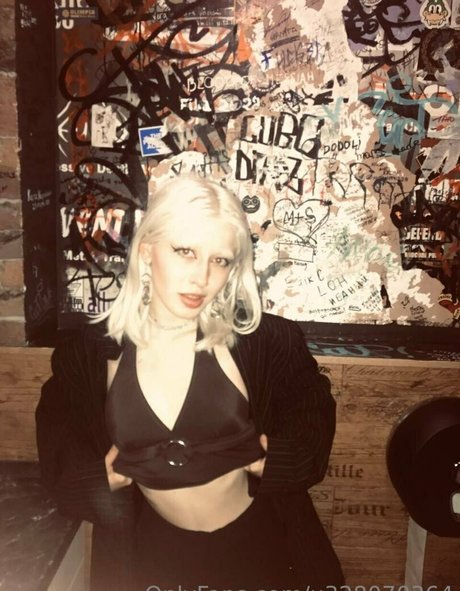 horny girls onlyfans porno picture