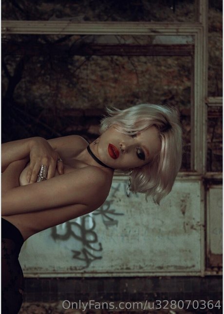 woodsnaomi exclusive pornstar galleries