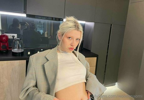 woodsnaomi nudes pornstar gallery