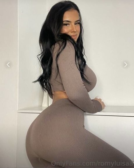 Romyluisaa star top picture