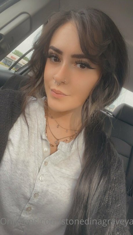 stonedinagraveyard model exclusive pics