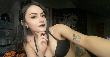 stonedinagraveyard sex star img