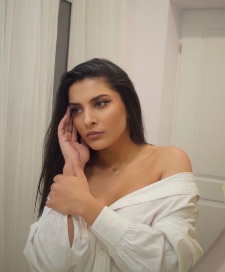 Manole Vanessa star sexy img