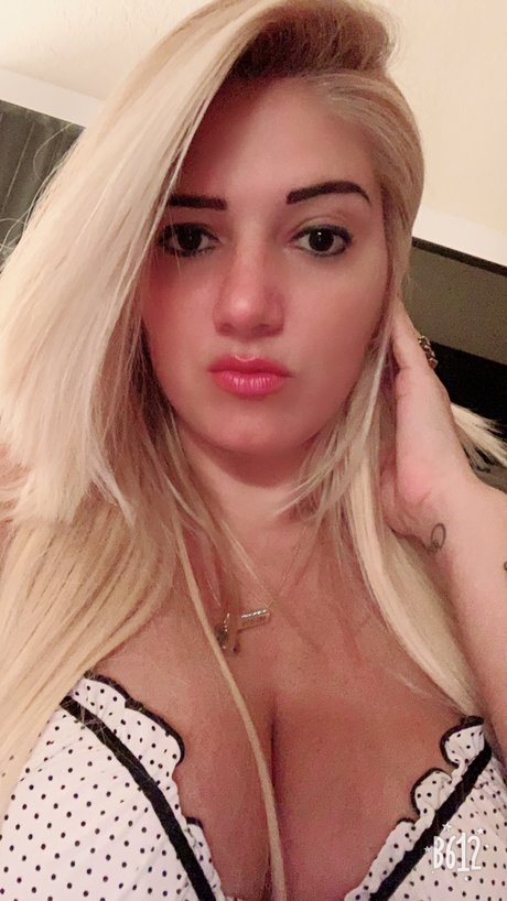 Mariana Cordeiro nice pornstar image