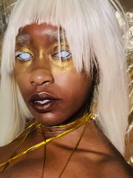 Aries Sun model naked photos