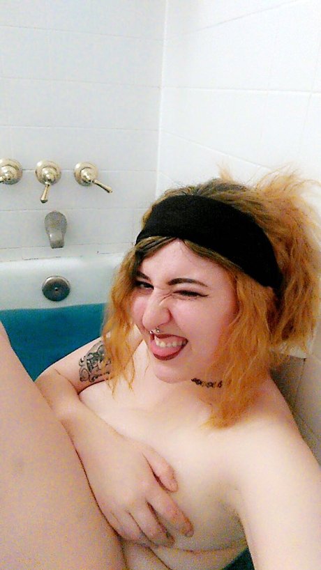 Moxie McKaye model nude pictures