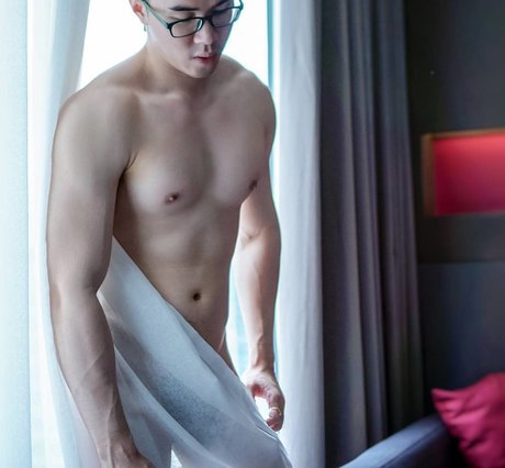 MNSLX high quality model pictures