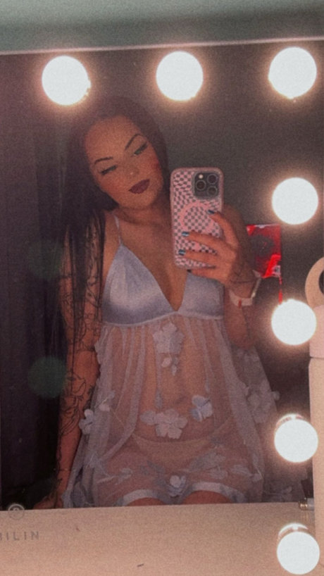 Tiny Meeks exclusive pornstar pictures