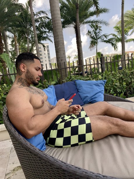 Itslouisrosa hd star picture