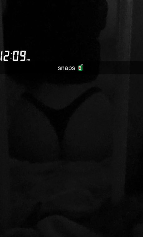 Makayla Hodgson adult model gallery