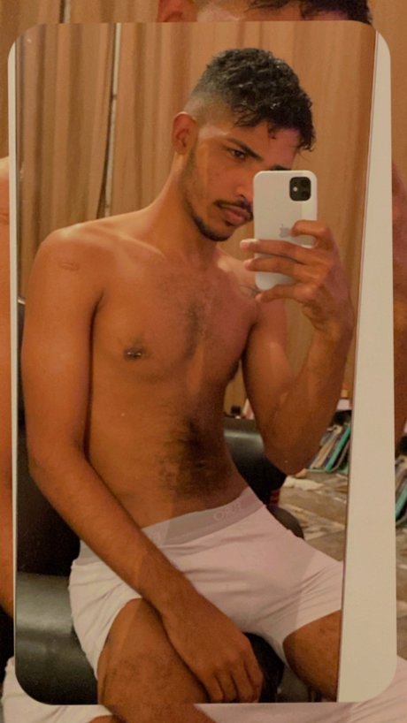 Salomao Lopes star pornographic photo