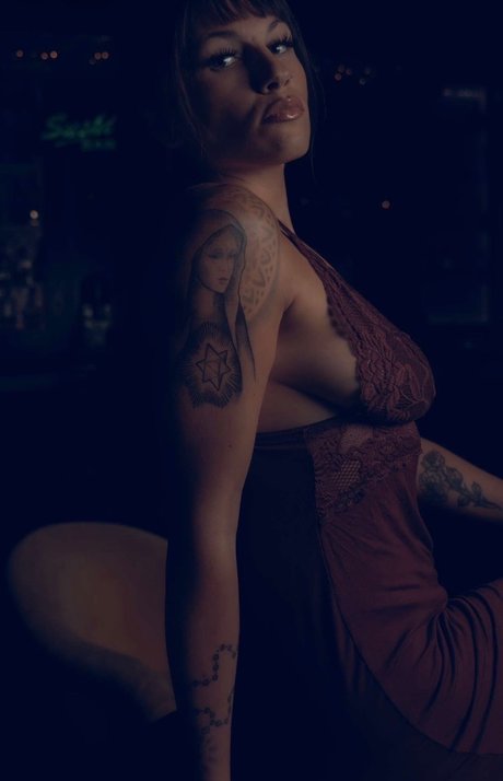 LayDKay free model photo