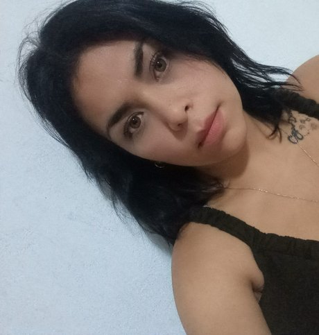 Vannia model porn image