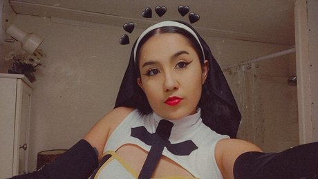 Vause nudes model picture