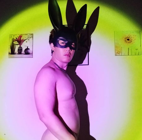 _E i__Mi LA 9 naked model images