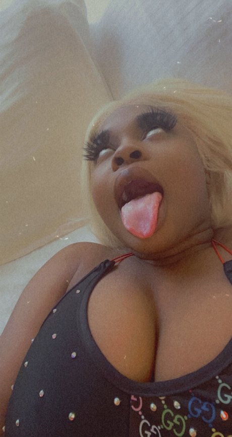 MoeStaxx hd actress picture