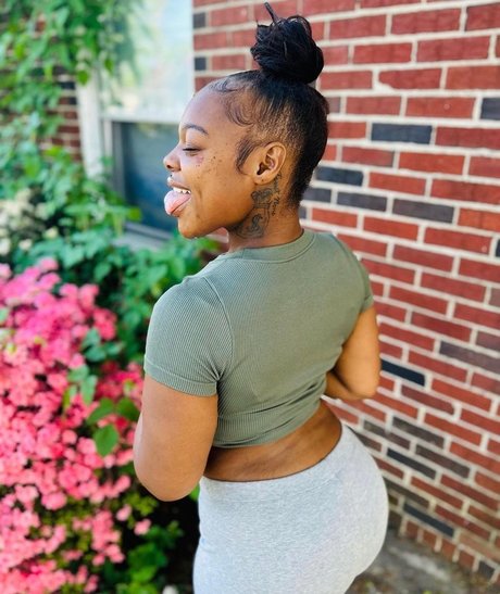 Bigbootylay nice pornstar photos