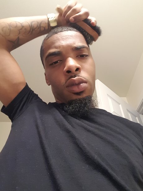 TRINI CURVE top pornstar image