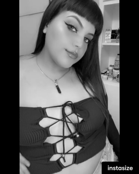 Whole Lotta Babee star exclusive pic