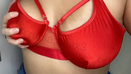 Rubia aaax3 nude pornstar pic