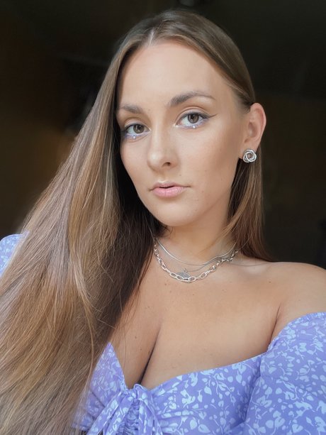 Juliia star perfect image