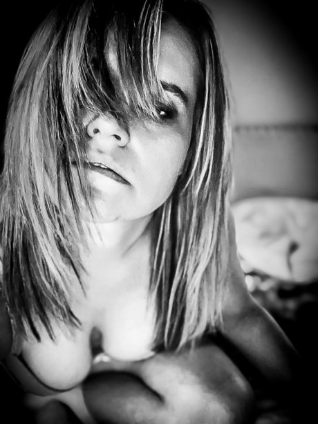 busty mom onlyfans free sexy photo