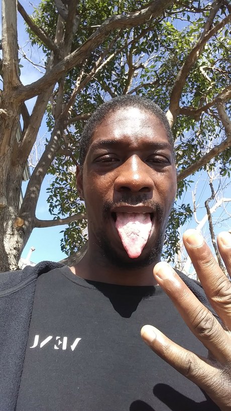 LonGdick model nudes image