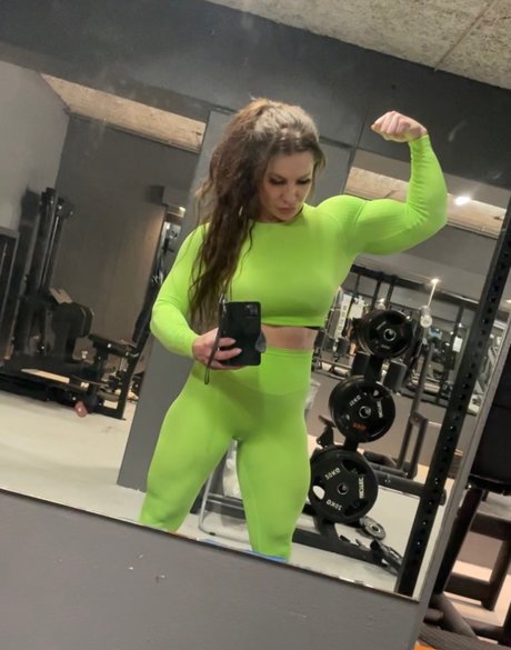 Fitnessgirl Athene best model picture