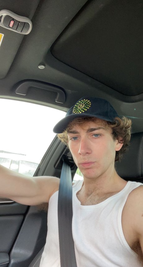 Flaka model high quality pictures