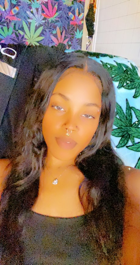 SweetAxxGoldie star high quality picture