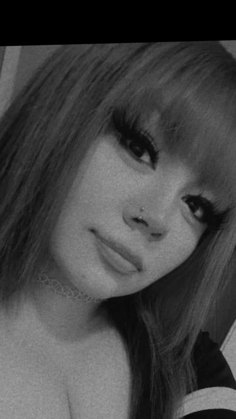 Peakasso model art pics