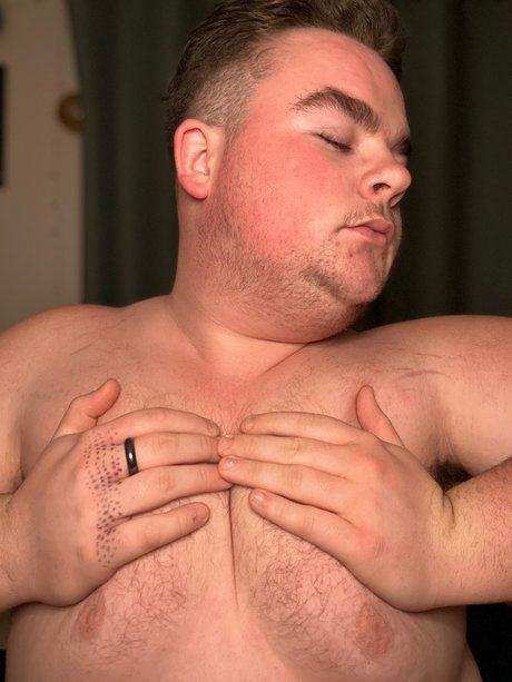 Tyler Howell porn model galleries