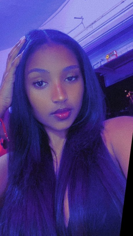 Thiiana18 star erotic gallery