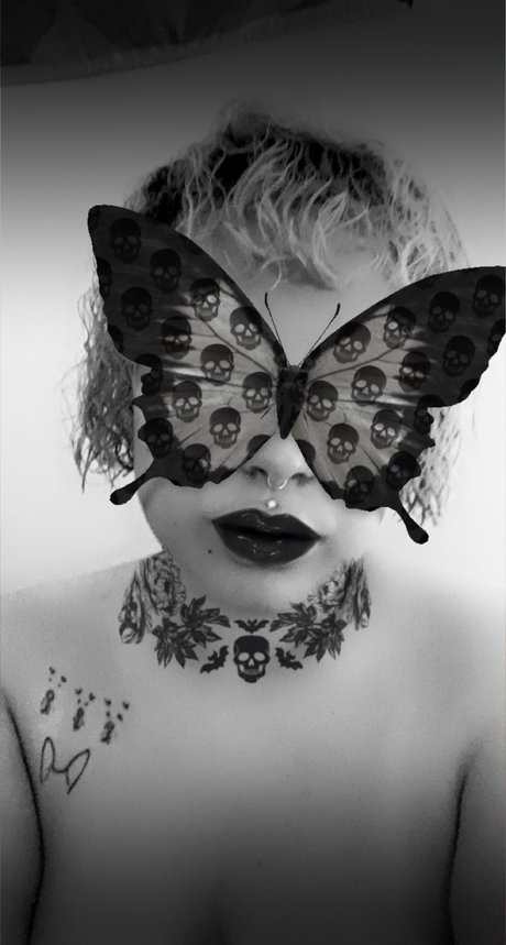 Chrissy BBW erotic star img