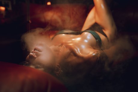 Trannie Oakley star top photos