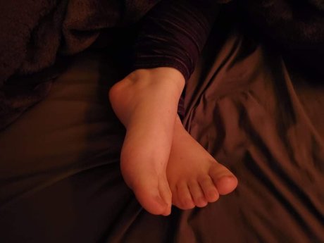 Tiny Toes sex model image