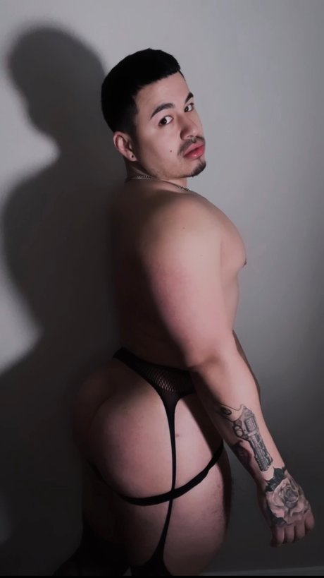 Tommie Thick model pornographic photos