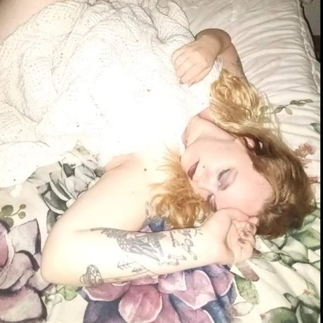 Winter Knight pretty actress pictures