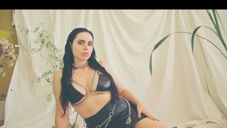 Mar a Riot star art img