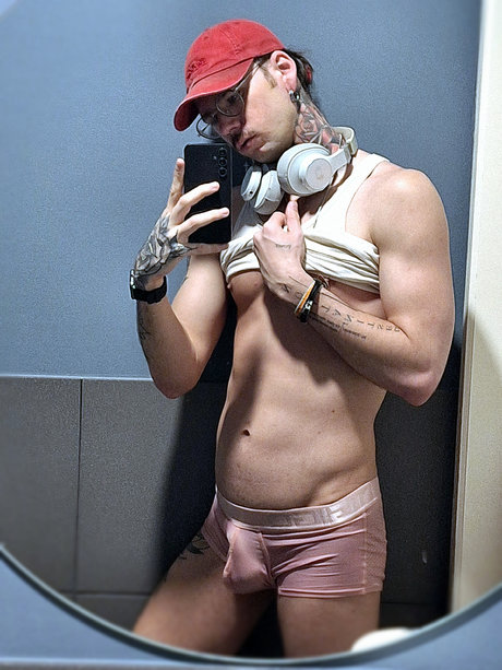 cute babe onlyfans free sex photo