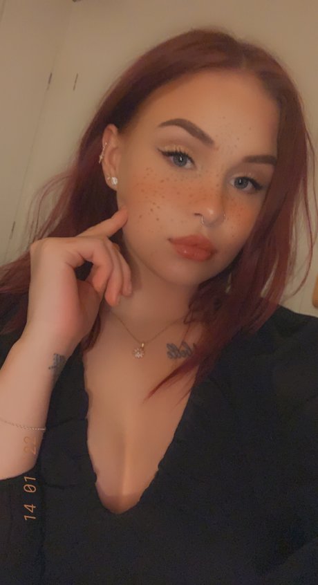 Ninni star sexy photos