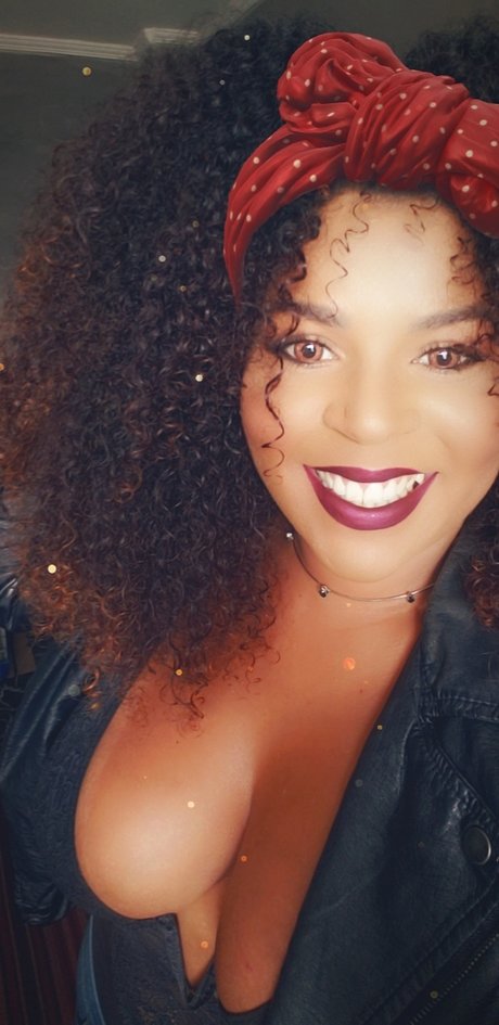 Mell Mulata Sexy beautiful model archive