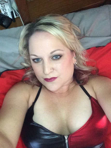 Kinky Quinn nudes model gallery