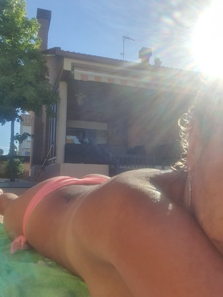 Vane242 erotic model img