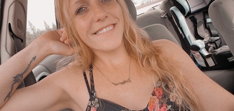 Sara Gillespie nice model img