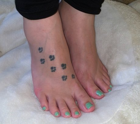 makeup artist onlyfans pornographic pic